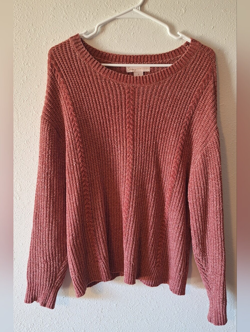 Expressions Ribbed Crewneck Sweater in Dusty Pink/Rose